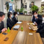 亀岡偉民議員と懇談