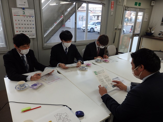 第8回活動　一般質問の案内、亀岡議員事務所へ訪問
